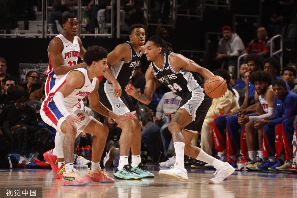 俱乐部得以 俱乐部得以